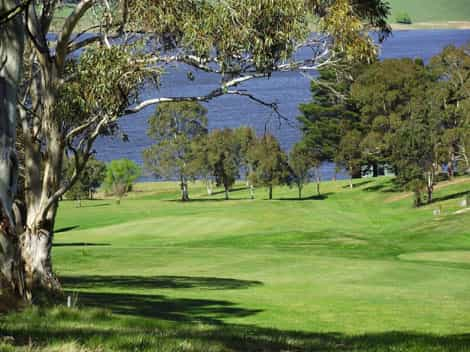 oberon golf course - attraction near highlands motor inn - oberon - nsw 1